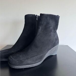 Easy Spirit Suede Boots size 8 NWOT